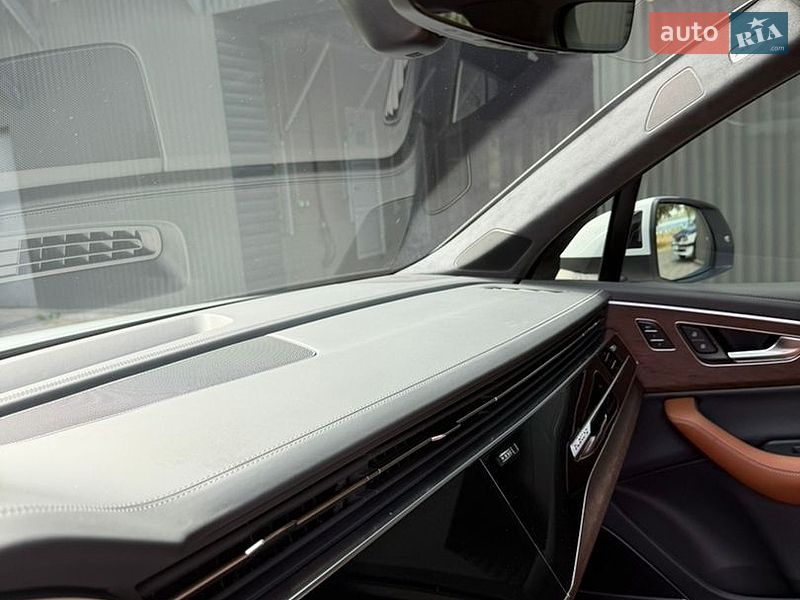 Внедорожник / Кроссовер Audi Q7 2024 в Днепре