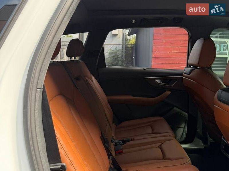 Внедорожник / Кроссовер Audi Q7 2024 в Днепре