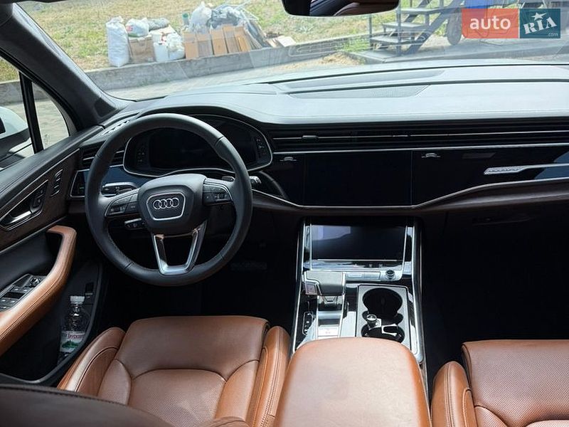 Внедорожник / Кроссовер Audi Q7 2024 в Днепре