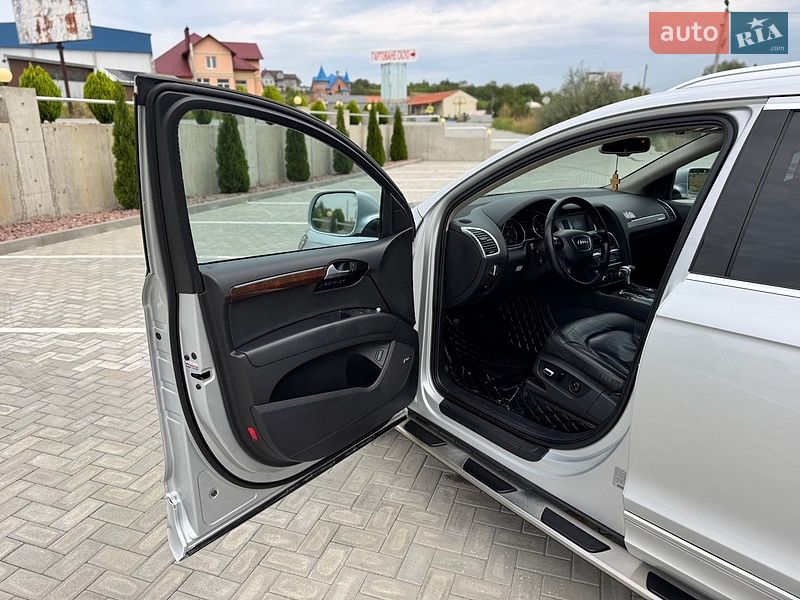 Внедорожник / Кроссовер Audi Q7 2012 в Черновцах