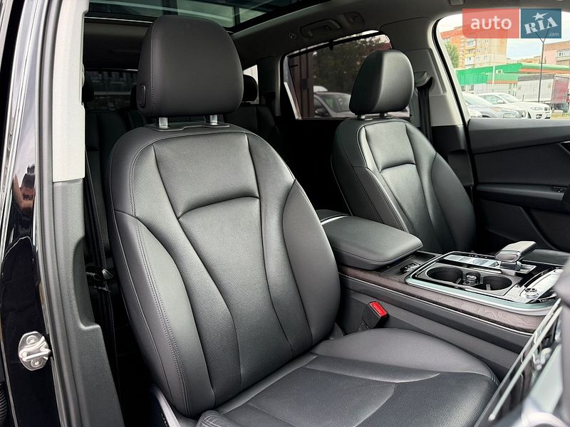 Позашляховик / Кросовер Audi Q7 2019 в Ужгороді