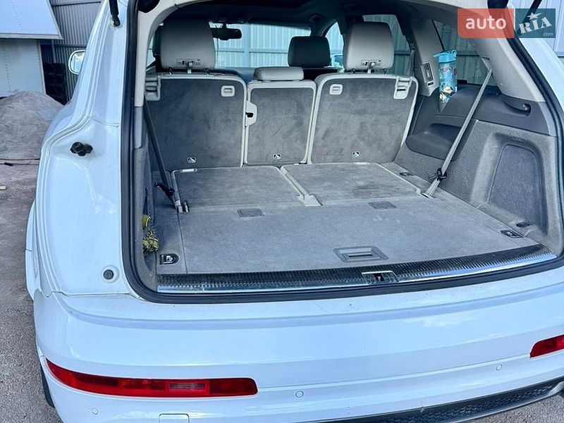 Внедорожник / Кроссовер Audi Q7 2013 в Киеве