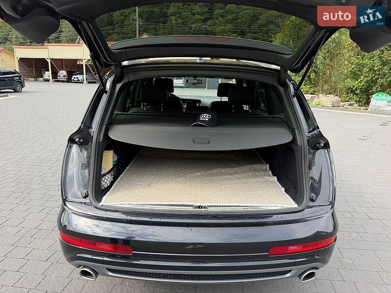 Позашляховик / Кросовер Audi Q7 2015 в Хусті