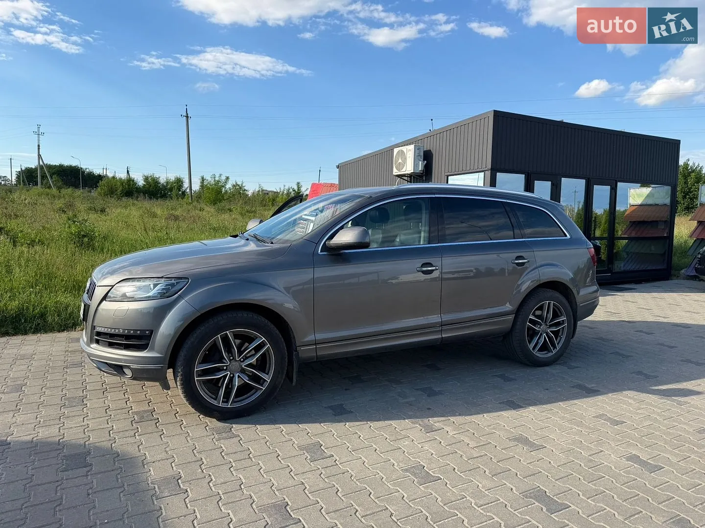 2010 Audi Q7 - мініатюра 2