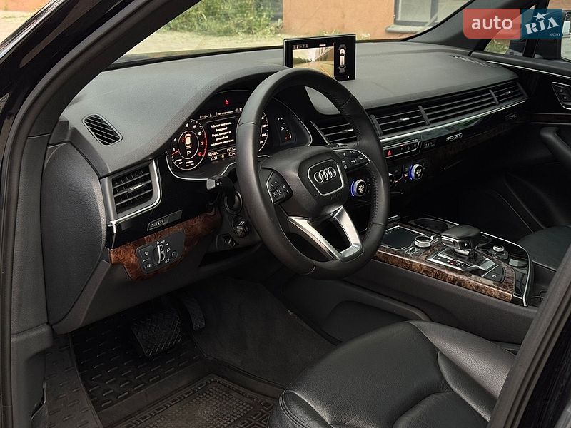 Позашляховик / Кросовер Audi Q7 2016 в Вінниці