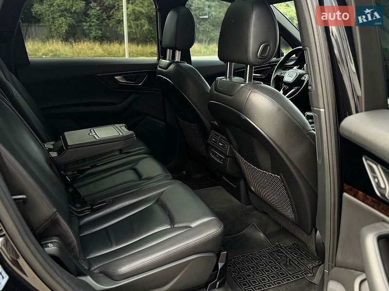 Позашляховик / Кросовер Audi Q7 2016 в Вінниці