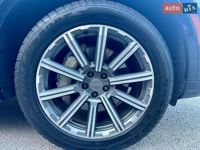 Позашляховик / Кросовер Audi Q7 2017 в Львові