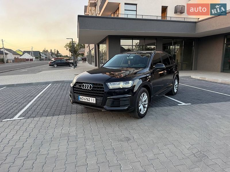 Позашляховик / Кросовер Audi Q7 2016 в Виноградові