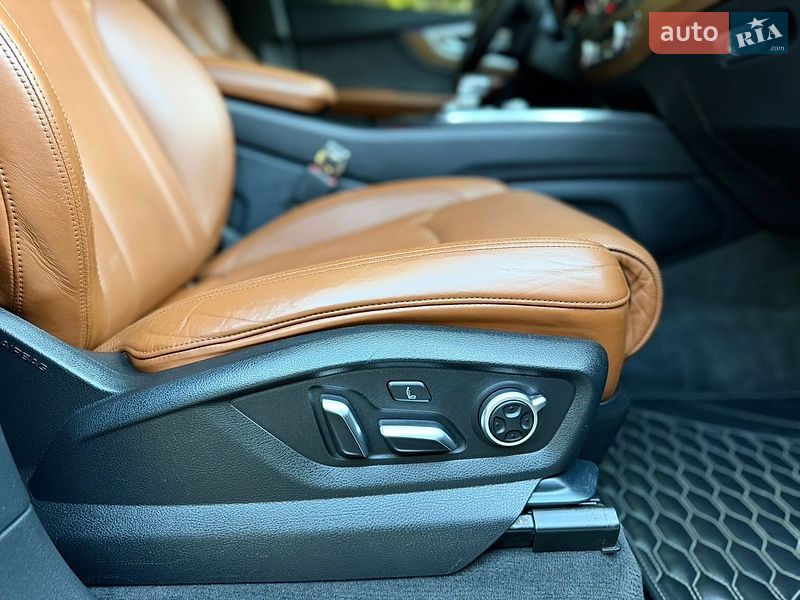 Внедорожник / Кроссовер Audi Q7 2016 в Шепетовке