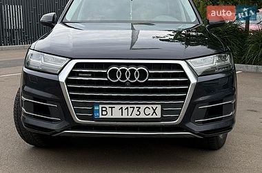 Внедорожник / Кроссовер Audi Q7 2016 в Киеве