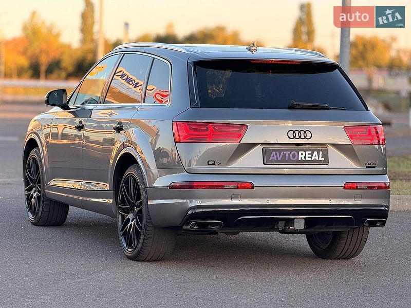 Внедорожник / Кроссовер Audi Q7 2016 в Кривом Роге