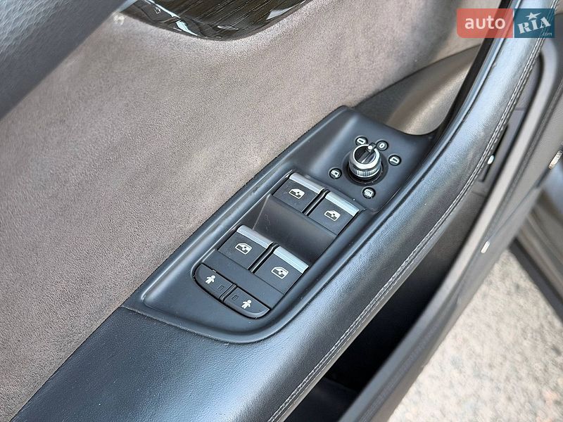 Внедорожник / Кроссовер Audi Q7 2016 в Кривом Роге