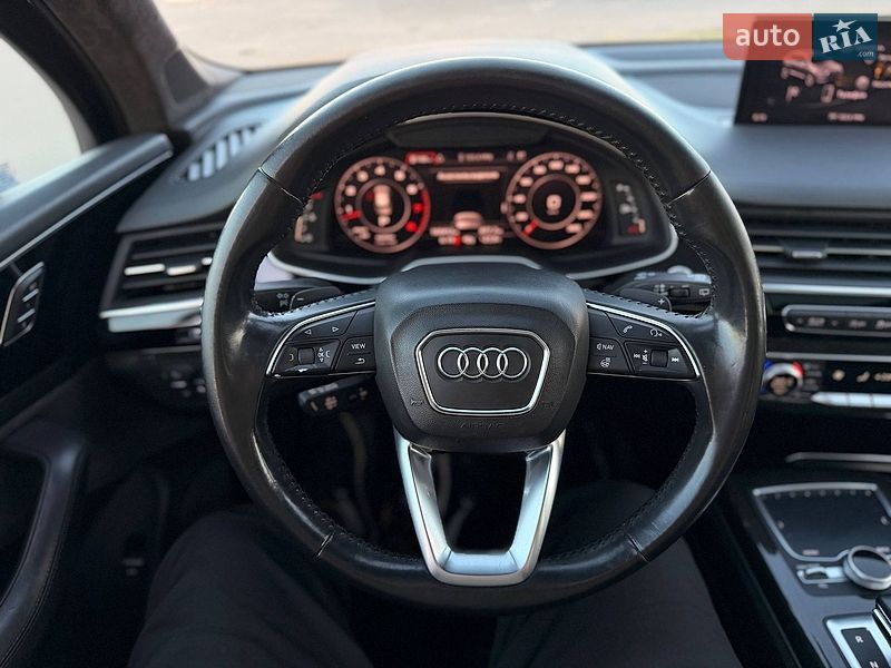 Внедорожник / Кроссовер Audi Q7 2016 в Кривом Роге