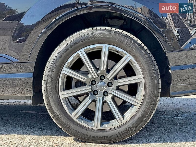 Внедорожник / Кроссовер Audi Q7 2018 в Киеве