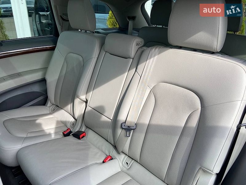 Позашляховик / Кросовер Audi Q7 2012 в Львові