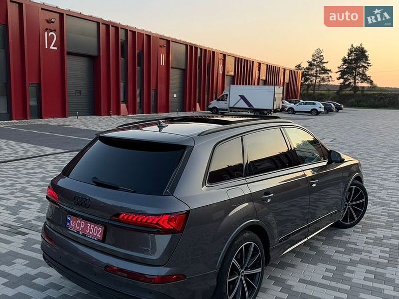 Позашляховик / Кросовер Audi Q7 2021 в Львові
