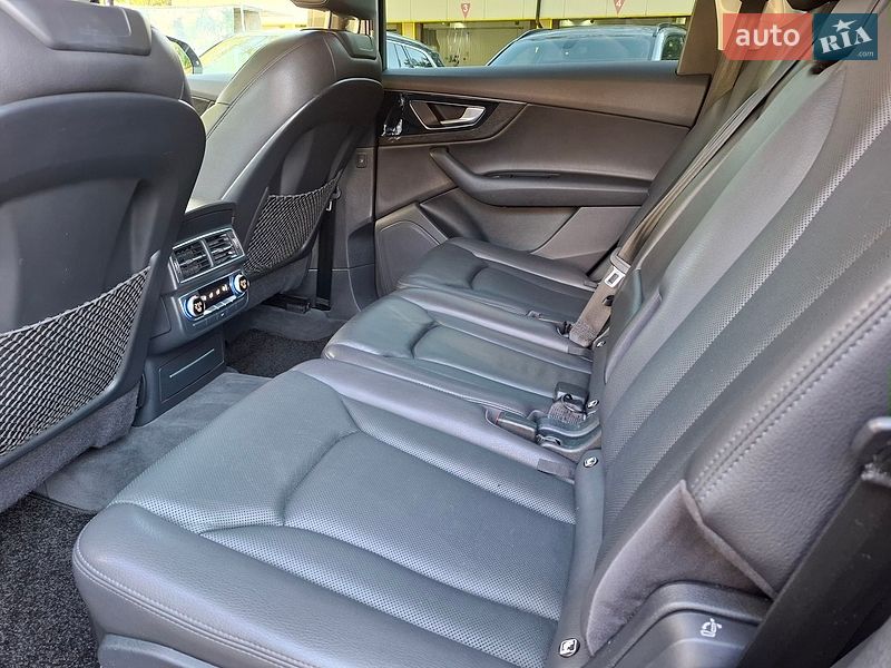 Позашляховик / Кросовер Audi Q7 2016 в Одесі