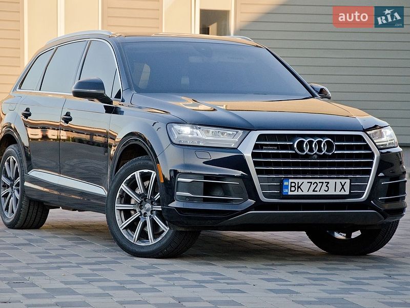 Позашляховик / Кросовер Audi Q7 2016 в Сарнах