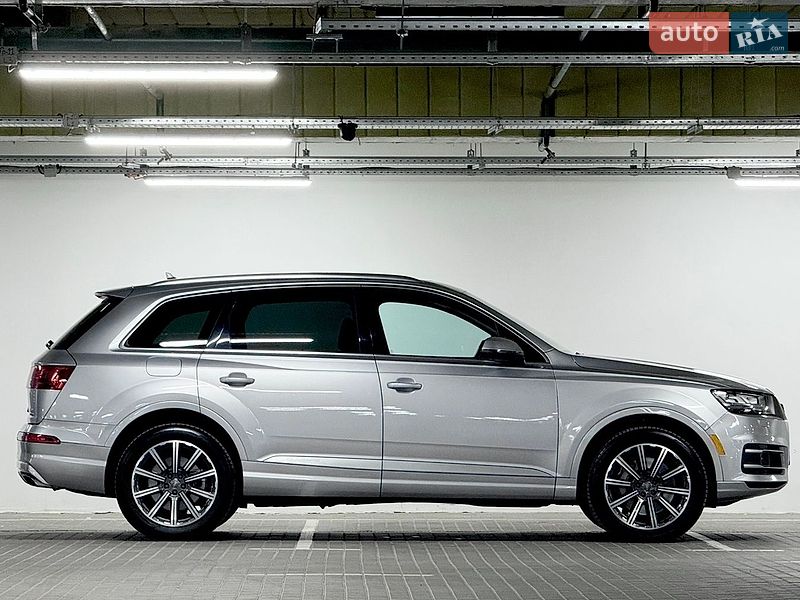 Позашляховик / Кросовер Audi Q7 2016 в Києві