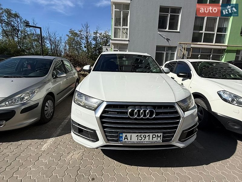 Позашляховик / Кросовер Audi Q7 2016 в Києві