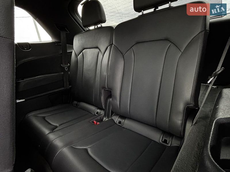 Позашляховик / Кросовер Audi Q7 2016 в Білогородці