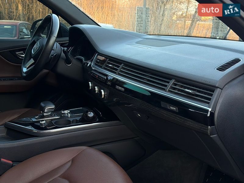 Внедорожник / Кроссовер Audi Q7 2017 в Виннице