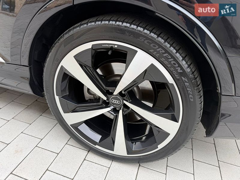 Внедорожник / Кроссовер Audi Q7 2019 в Луцке