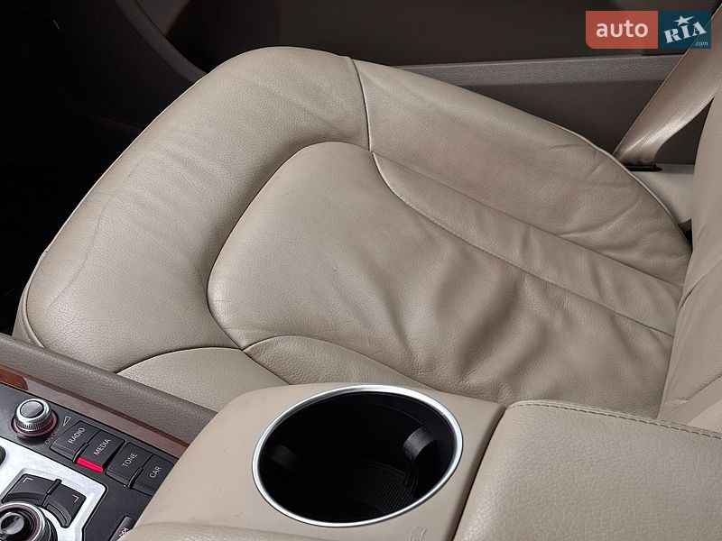 Позашляховик / Кросовер Audi Q7 2015 в Львові