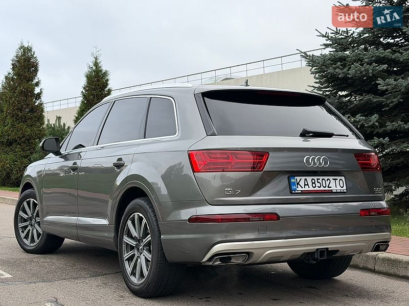 Позашляховик / Кросовер Audi Q7 2016 в Києві