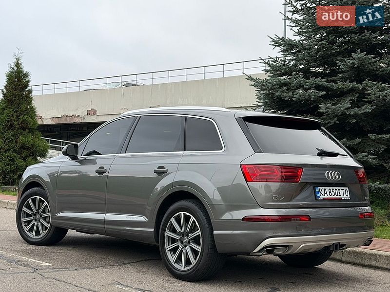 Позашляховик / Кросовер Audi Q7 2016 в Києві