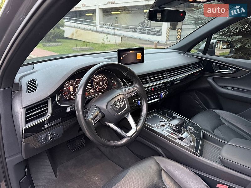 Позашляховик / Кросовер Audi Q7 2016 в Києві