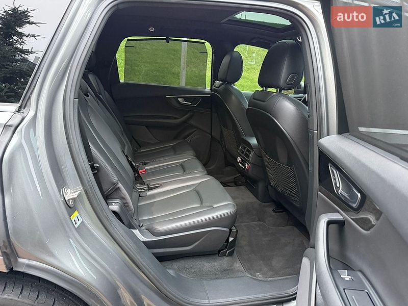 Позашляховик / Кросовер Audi Q7 2016 в Києві