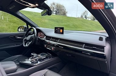 Позашляховик / Кросовер Audi Q7 2016 в Києві