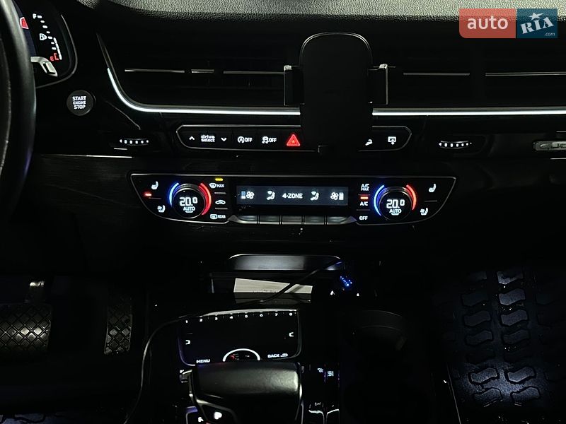 Позашляховик / Кросовер Audi Q7 2016 в Львові