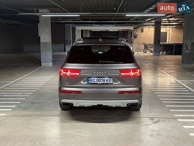 Позашляховик / Кросовер Audi Q7 2016 в Львові
