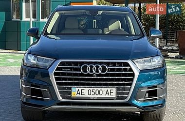 Позашляховик / Кросовер Audi Q7 2019 в Дніпрі