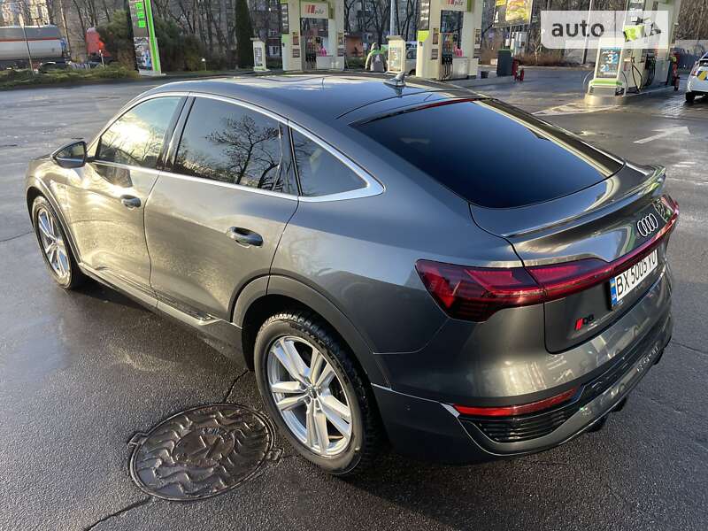 Позашляховик / Кросовер Audi Q8 e-tron 2023 в Хмельницькому