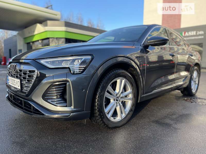 Позашляховик / Кросовер Audi Q8 e-tron 2023 в Хмельницькому