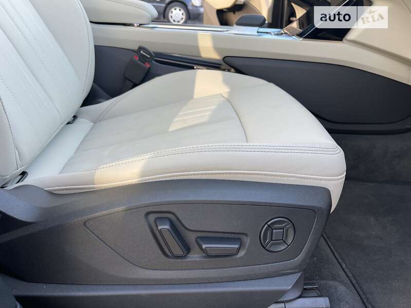 Позашляховик / Кросовер Audi Q8 e-tron 2023 в Хмельницькому