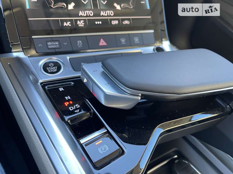 Позашляховик / Кросовер Audi Q8 e-tron 2023 в Хмельницькому