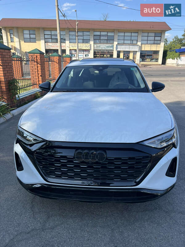 Позашляховик / Кросовер Audi Q8 e-tron 2023 в Дніпрі