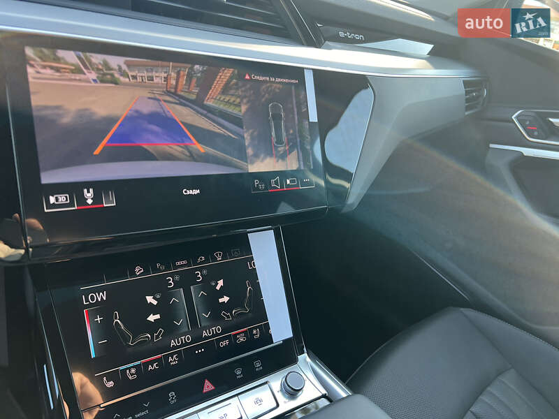 Позашляховик / Кросовер Audi Q8 e-tron 2023 в Дніпрі