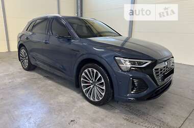 Позашляховик / Кросовер Audi Q8 e-tron 2023 в Вінниці