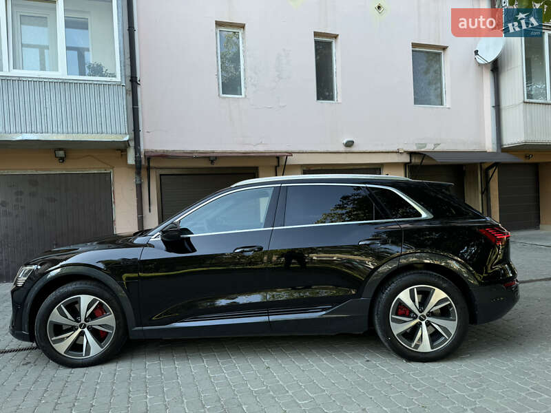 Внедорожник / Кроссовер Audi Q8 e-tron 2023 в Тернополе