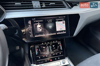 Внедорожник / Кроссовер Audi Q8 e-tron 2023 в 