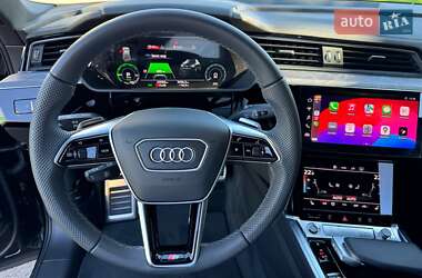 Позашляховик / Кросовер Audi Q8 e-tron 2023 в Києві