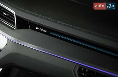 Внедорожник / Кроссовер Audi Q8 e-tron 2023 в 