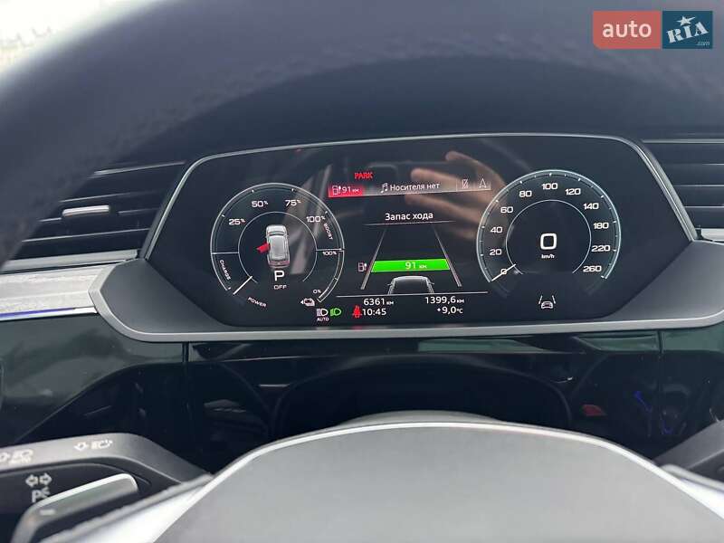 Позашляховик / Кросовер Audi Q8 e-tron 2023 в Києві