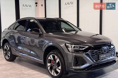 Позашляховик / Кросовер Audi Q8 e-tron 2023 в Львові