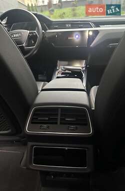 Внедорожник / Кроссовер Audi Q8 e-tron 2023 в 